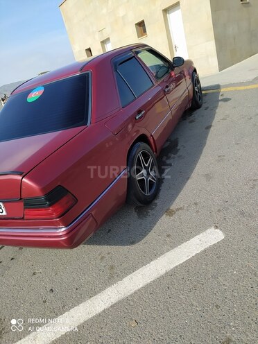 Mercedes E 250 1992, 365,041 km - 2.5 л - Bakı
