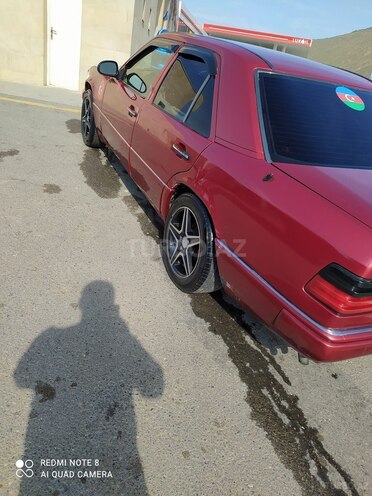 Mercedes E 250 1992, 365,041 km - 2.5 л - Bakı