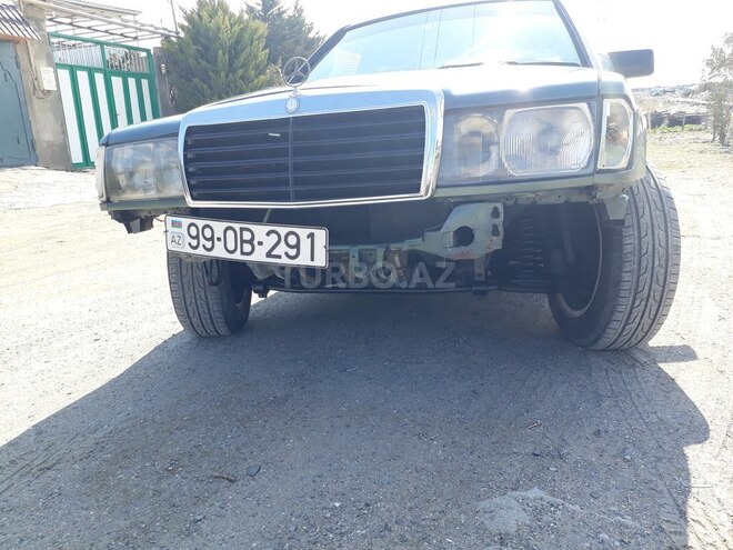 Mercedes E 180 1993, 231,300 km - 1.8 l - Bakı