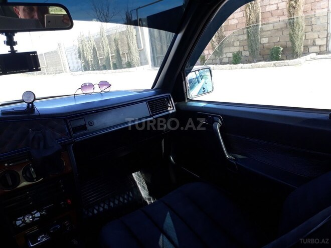 Mercedes E 180 1993, 231,300 km - 1.8 l - Bakı