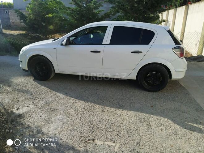 Opel Astra 2010, 170,000 km - 1.4 l - Bakı