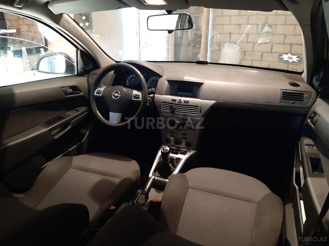 Opel Astra 2010, 170,000 km - 1.4 l - Bakı