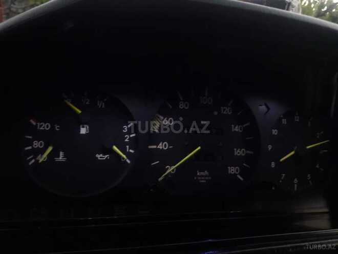 Mercedes E 200 1989, 425,685 km - 2.0 l - Salyan