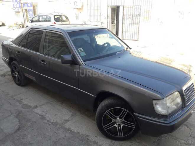 Mercedes E 200 1989, 425,685 km - 2.0 l - Salyan