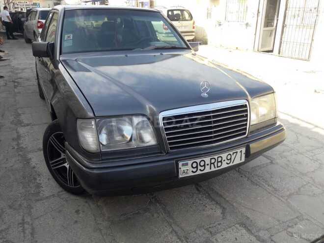 Mercedes E 200 1989, 425,685 km - 2.0 l - Salyan