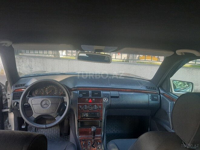 Mercedes E 220 1998, 388,728 km - 2.2 l - Bakı
