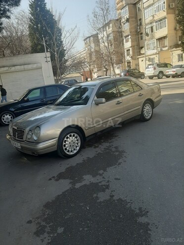 Mercedes E 220 1998, 388,728 km - 2.2 l - Bakı