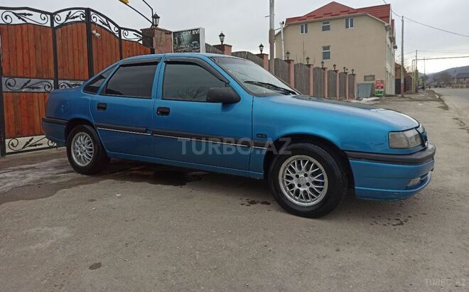 Opel Vectra 1993, 400,000 km - 2.0 л - Qusar