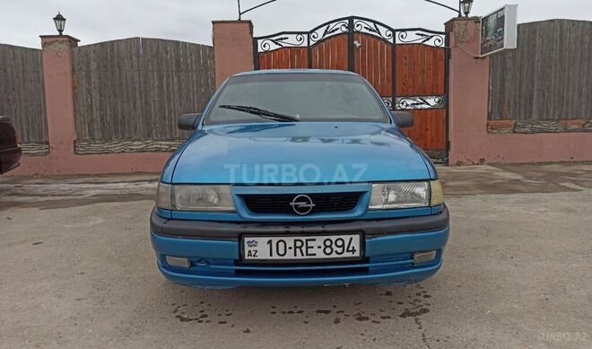 Opel Vectra 1993, 400,000 km - 2.0 л - Qusar