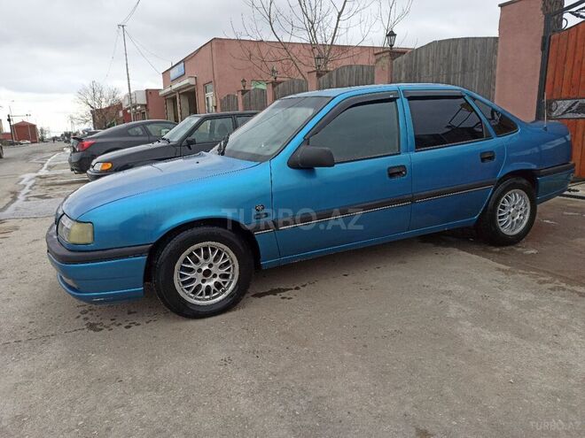 Opel Vectra 1993, 400,000 km - 2.0 л - Qusar