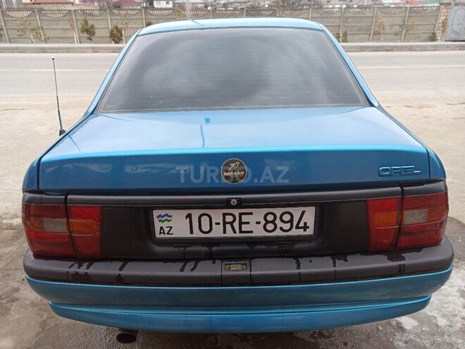 Opel Vectra 1993, 400,000 km - 2.0 л - Qusar