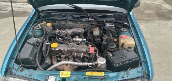 Opel Vectra 1993, 400,000 km - 2.0 л - Qusar