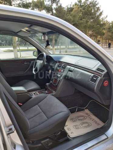 Mercedes E 240 2000, 215,000 km - 2.4 l - Sumqayıt