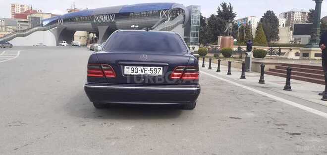 Mercedes E 220 2001, 554,000 km - 2.2 l - Bakı