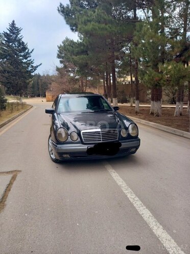 Mercedes E 230 1995, 372,048 km - 2.3 l - Sumqayıt