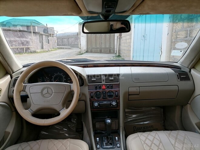 Mercedes C 230 1999, 327,000 km - 2.3 l - Bakı