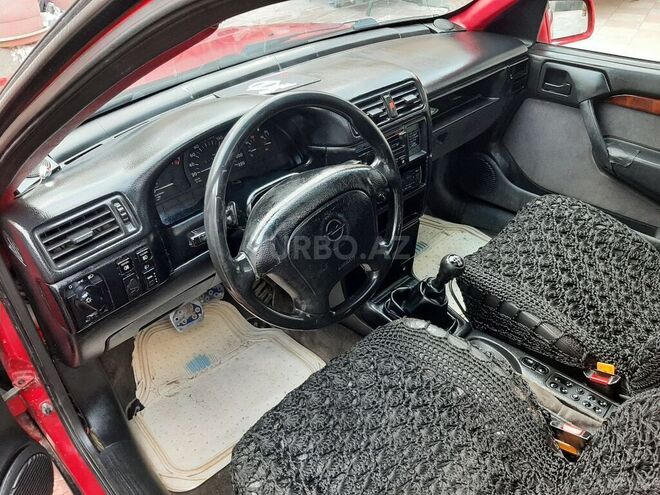 Opel Vectra 1993, 411,000 km - 2.0 l - Sumqayıt