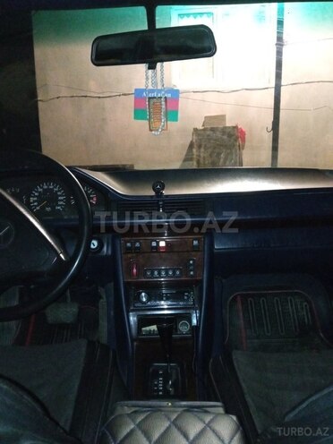 Mercedes E 220 1995, 351,000 km - 2.2 l - Sumqayıt