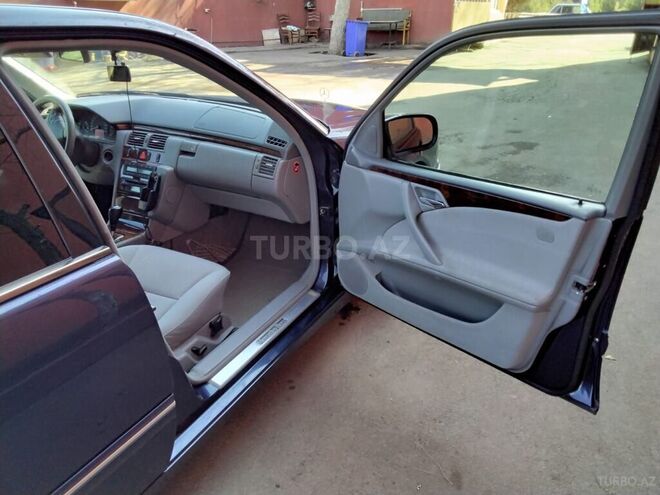 Mercedes E 240 1999, 371,000 km - 2.4 l - Gəncə