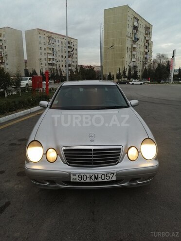 Mercedes E 220 2001, 390,000 km - 2.2 l - Bakı