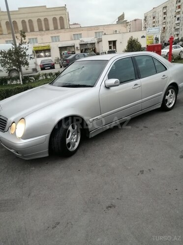 Mercedes E 220 2001, 390,000 km - 2.2 l - Bakı