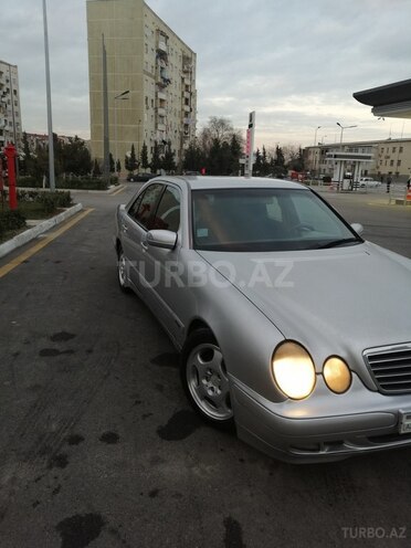 Mercedes E 220 2001, 390,000 km - 2.2 l - Bakı
