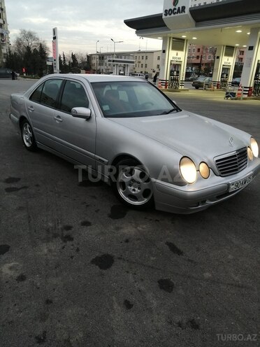 Mercedes E 220 2001, 390,000 km - 2.2 l - Bakı