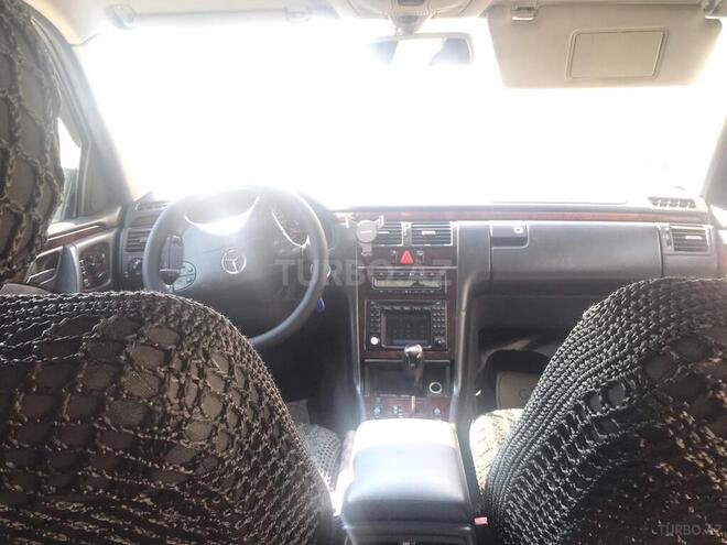 Mercedes E 240 2001, 178,658 km - 2.6 l - Bakı