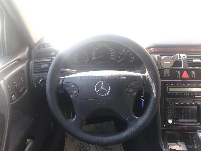 Mercedes E 240 2001, 178,658 km - 2.6 l - Bakı