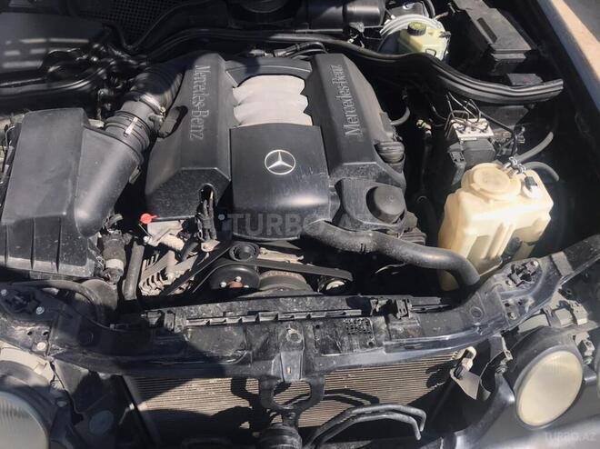 Mercedes E 240 2001, 178,658 km - 2.6 l - Bakı
