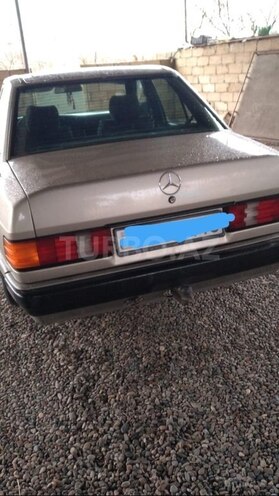 Mercedes 190 1990, 239,622 km - 0.2 l - Saatlı