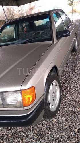 Mercedes 190 1990, 239,622 km - 0.2 l - Saatlı