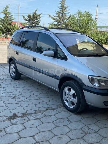 Opel Zafira 2001, 282,000 km - 2.2 l - Qusar