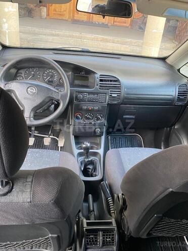 Opel Zafira 2001, 282,000 km - 2.2 l - Qusar
