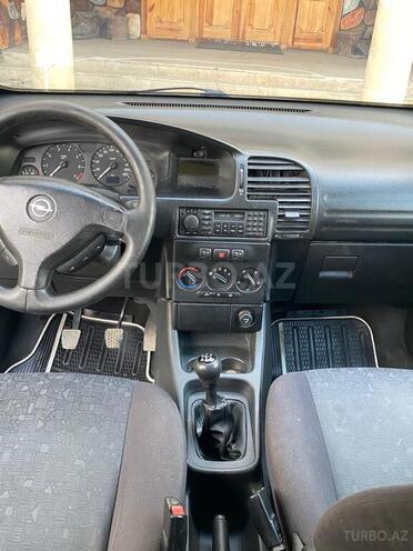 Opel Zafira 2001, 282,000 km - 2.2 l - Qusar