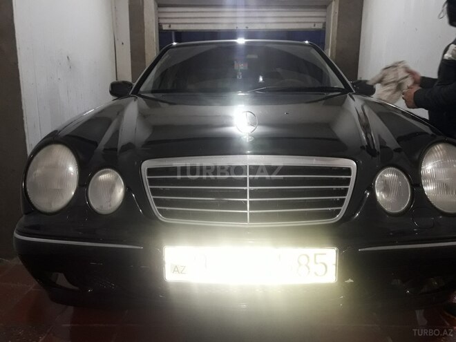 Mercedes E 270 2001, 247,868 km - 5.5 l - Bakı
