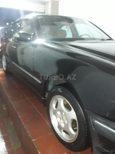 Mercedes E 270 2001, 247,868 km - 5.5 l - Bakı