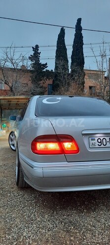 Mercedes E 200 1999, 220,000 km - 2.0 l - Bakı