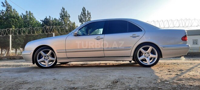 Mercedes E 200 1999, 220,000 km - 2.0 l - Bakı