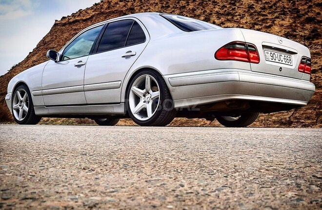 Mercedes E 200 1999, 220,000 km - 2.0 l - Bakı
