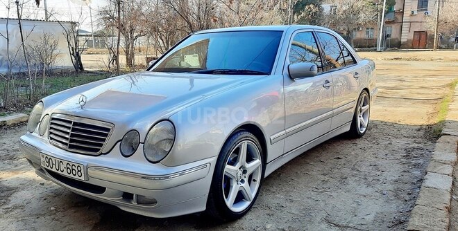 Mercedes E 200 1999, 220,000 km - 2.0 l - Bakı