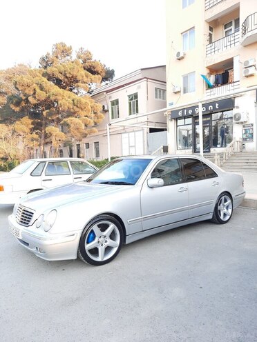 Mercedes E 200 1999, 220,000 km - 2.0 l - Bakı