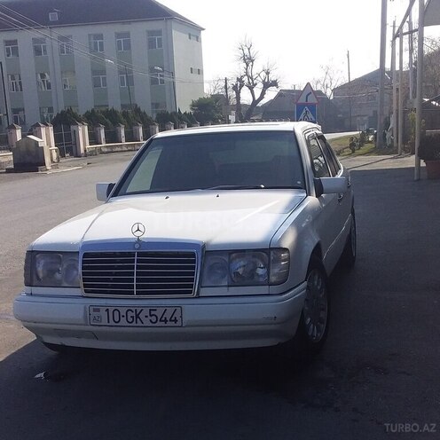 Mercedes E 230 1990, 384,456 km - 2.3 л - Zaqatala
