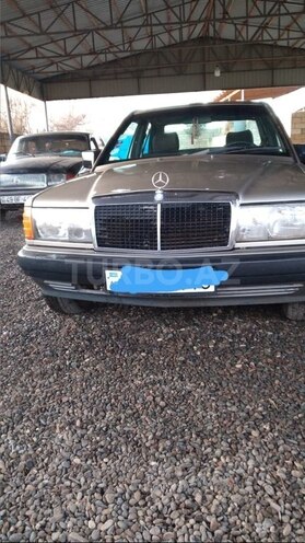 Mercedes 190 1990, 239,622 km - 0.2 l - Saatlı