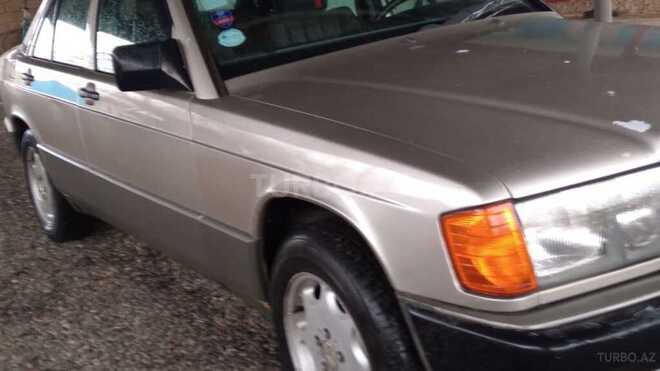 Mercedes 190 1990, 239,622 km - 0.2 l - Saatlı