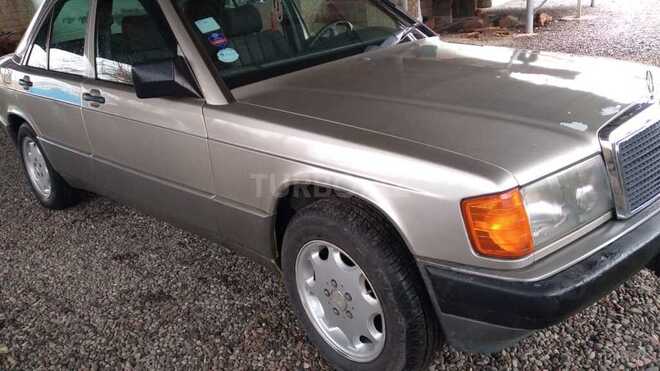 Mercedes 190 1990, 239,622 km - 0.2 l - Saatlı