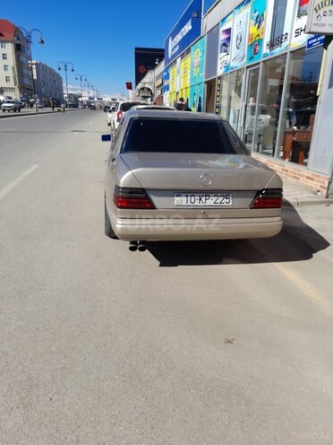 Mercedes E 200 1987, 256,087 km - 2.0 l - Quba