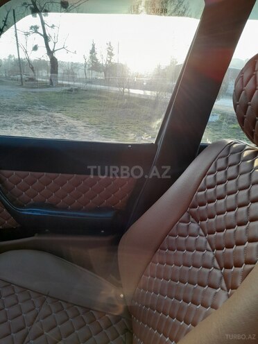 Mercedes E 200 1987, 256,087 km - 2.0 l - Quba