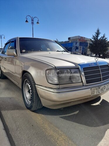 Mercedes E 200 1987, 256,087 km - 2.0 l - Quba