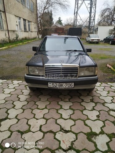 Mercedes 190 1990, 342,040 km - 2.0 л - Salyan